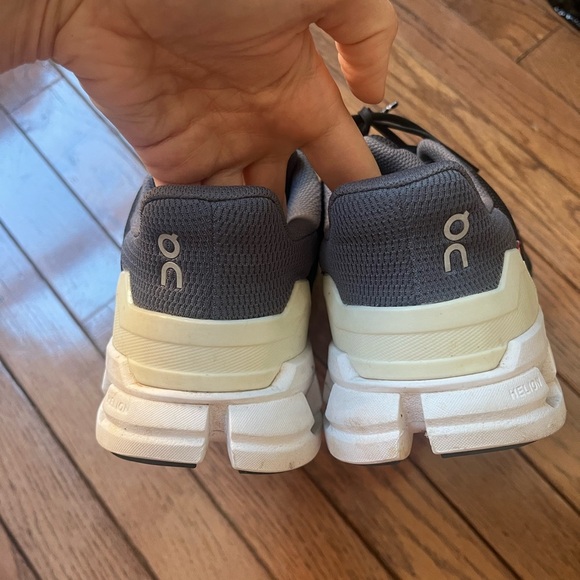 On Running Cloudflyer 8.5 - Picture 9 of 12